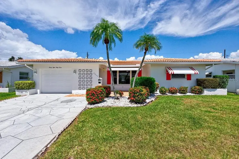 3843 97th Ter N, FL