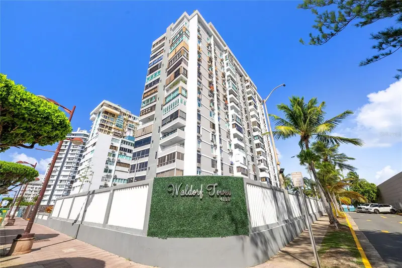 4123 Isla Verde Ave, Waldorf Tower #Ph-4, PR