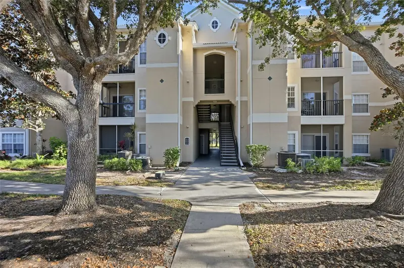 5122 Northridge Rd #210, FL