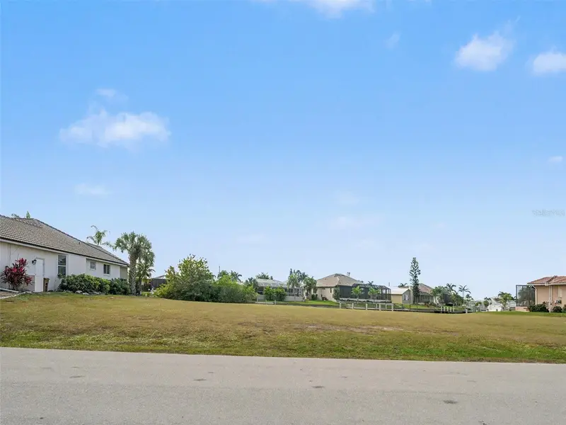 1247 Pine Siskin Dr, FL