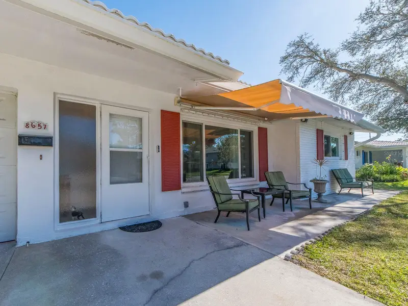 8657 143rd St, FL