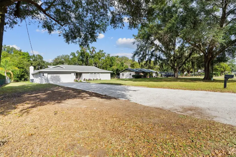 1106 Hummingbird Ln, FL