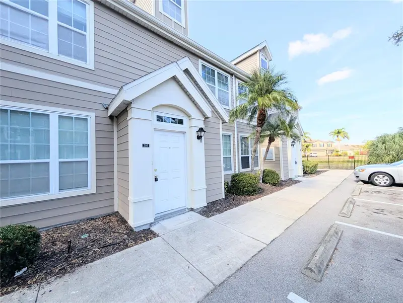 5531 Rosehill Rd #203, FL