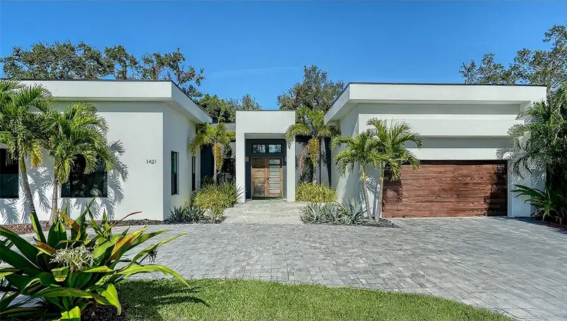 1421 N Lake Shore Dr, FL