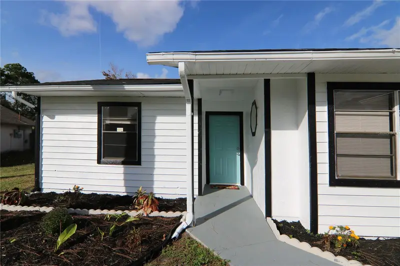 711 Kempten St Nw, FL