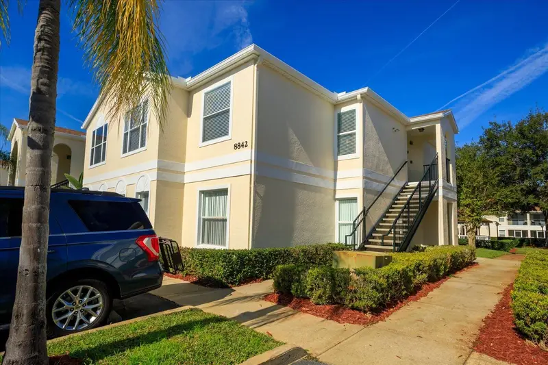 8842 Grand Palms Cir #B, FL