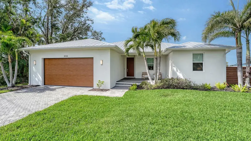 6136 Hollywood Blvd, FL