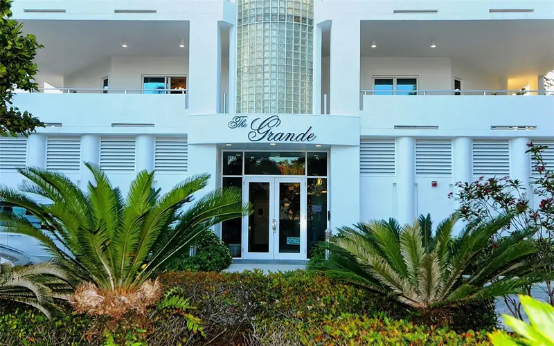 4561 Gulf Of Mexico Dr #202, FL
