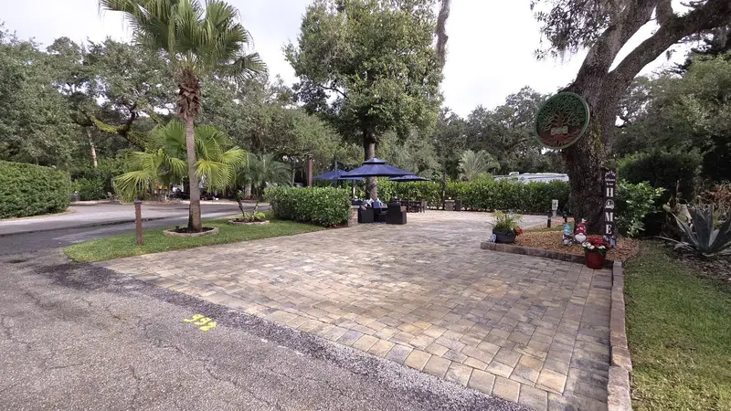 332 Bobcat Ln, FL