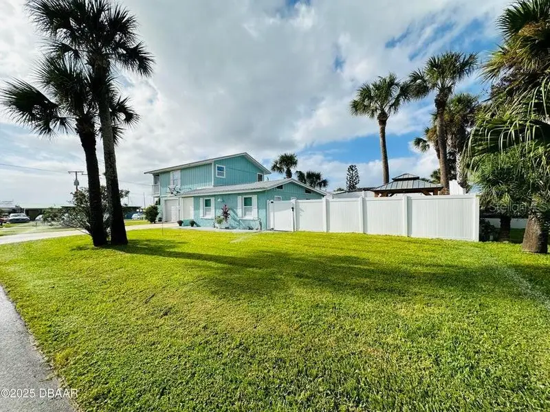 3949 S Peninsula Dr, FL
