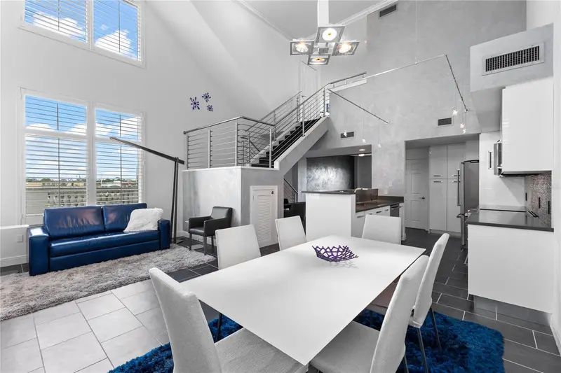 800 N Tamiami Trl #321, FL