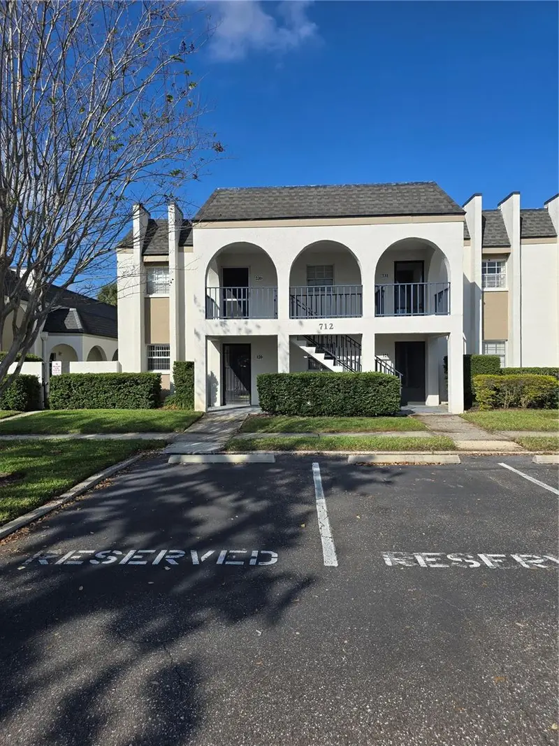 712 Oakgrove Dr #230, FL