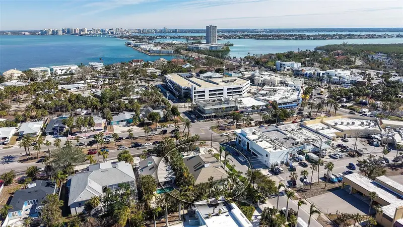 345 Madison Dr, FL
