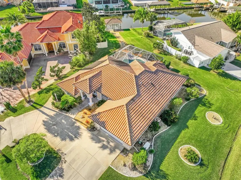 2 Cher Ct, FL