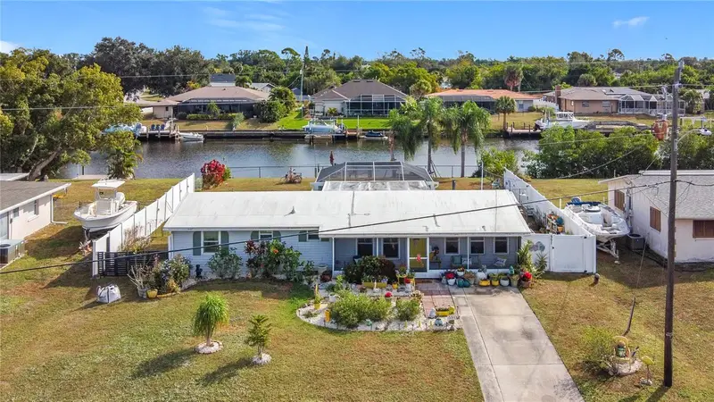551 W Tarpon Blvd Nw, FL