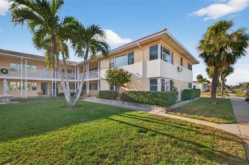 7740 Boca Ciega Dr #201, FL