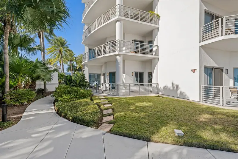 1209 E Cumberland Ave #501, FL