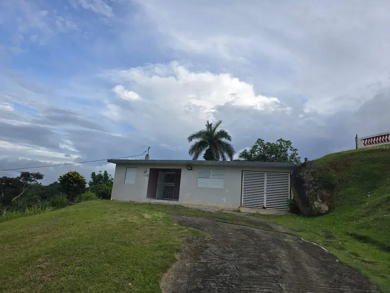 Sr 182 Km. 15.6 Bo Guayabotas, PR