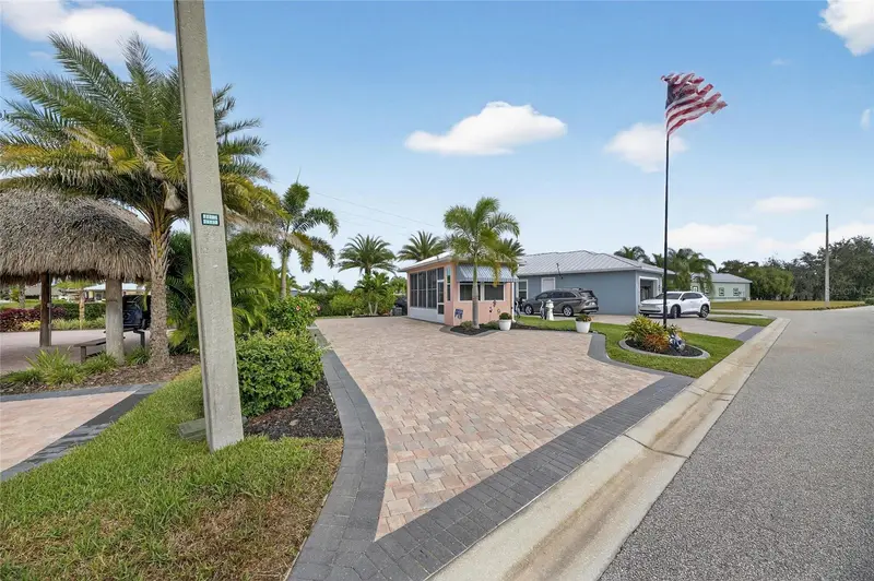 3283 Red Tail Hawk Dr, FL