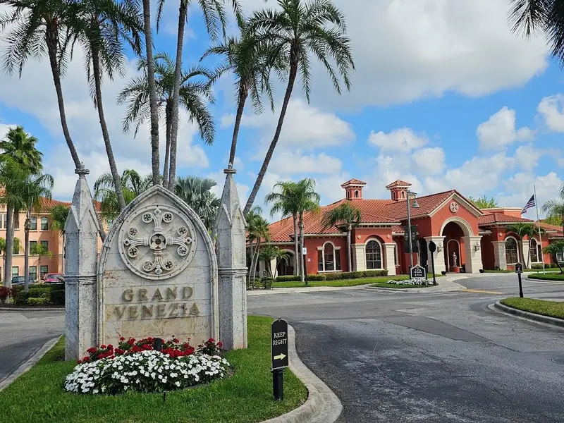 2713 Via Murano #236, FL