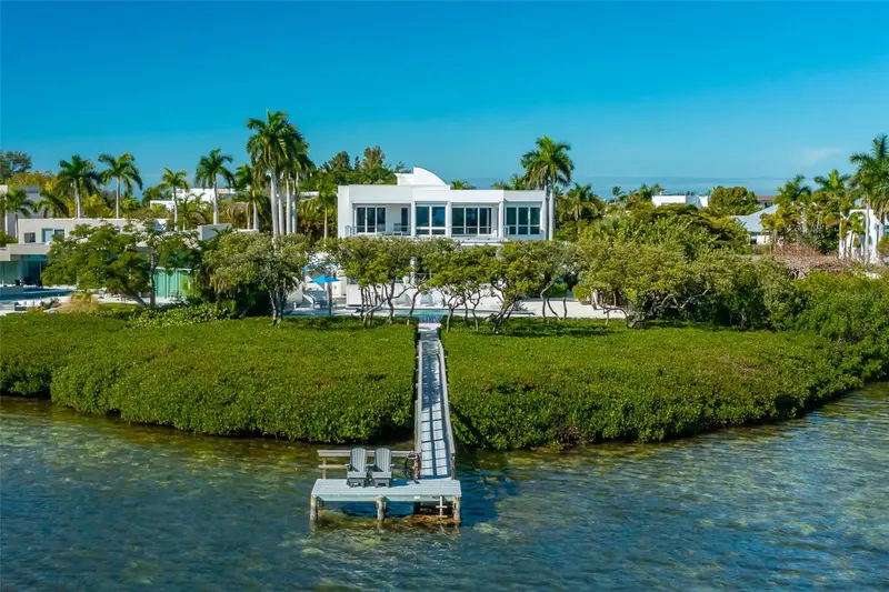 222 Morningside Dr, FL