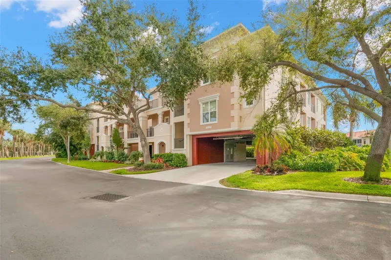 8 Academy Way S #123, FL