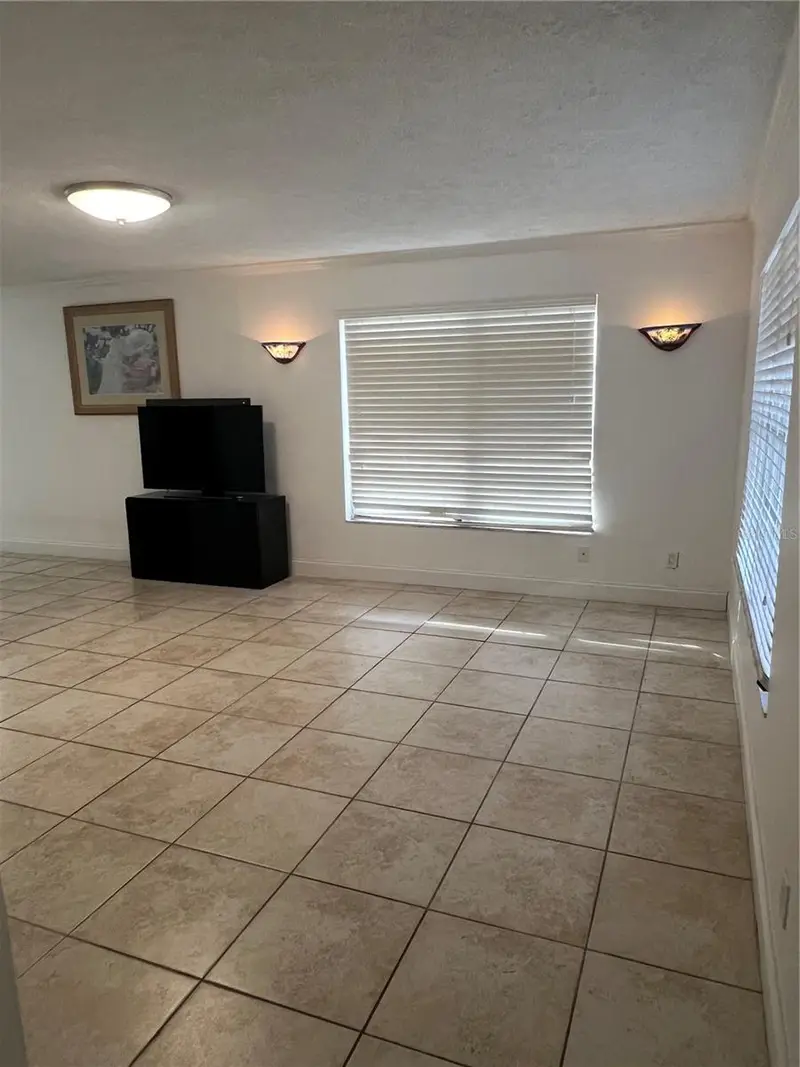 218 Amherst Ave #85, FL