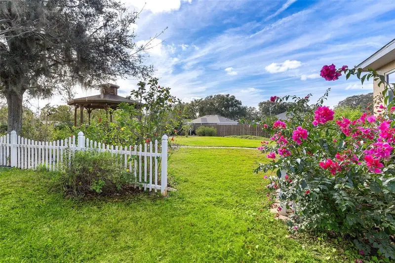 81 Twin Lake Cir, FL