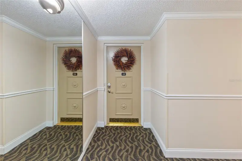 736 Island Way #406, FL