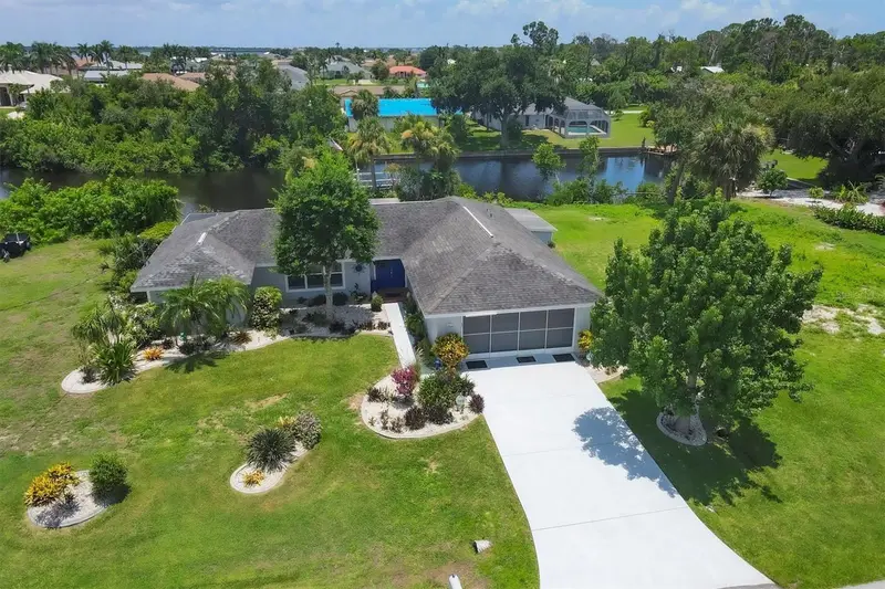 2516 Dixon Ter, FL