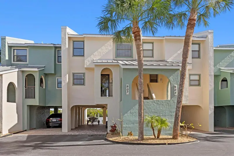 907 Bahia Del Sol Dr #907, FL