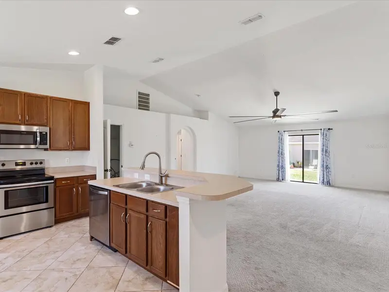630 Valencia Ct, FL