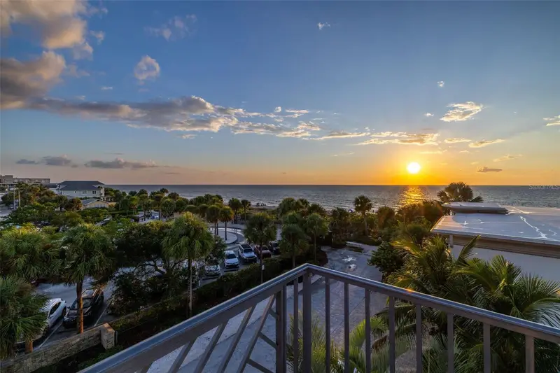 1800 Gulf Blvd #1, FL
