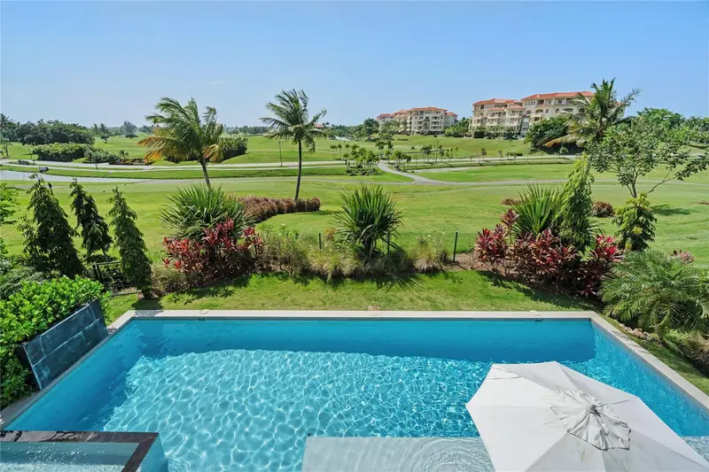 3 The Enclave, PR