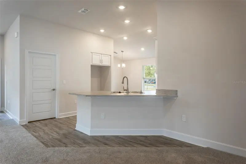 15 Roxton Ln, FL
