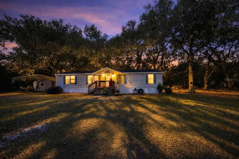 302 Donald Ln, FL