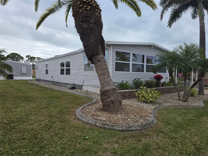 6 S Botany Bay Cir, FL