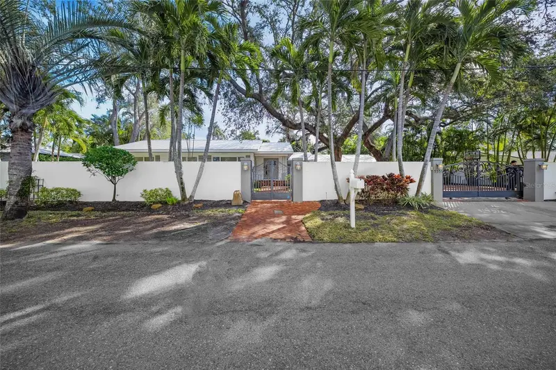 3331 Old Oak Dr, FL