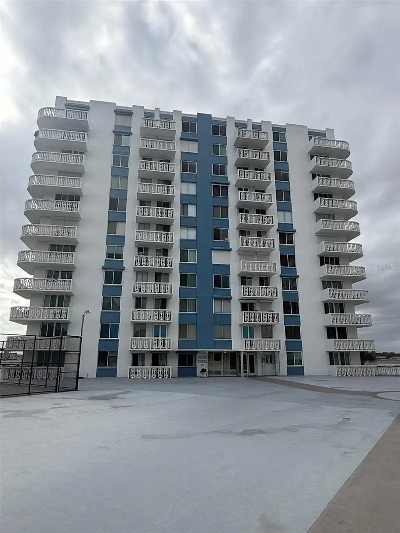 925 N Halifax Ave #102, FL