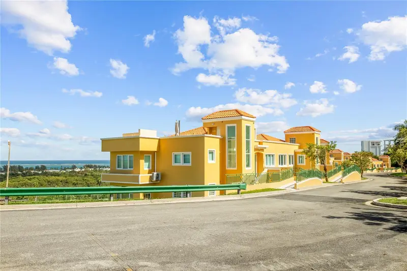 Calle 10 E #101, PR