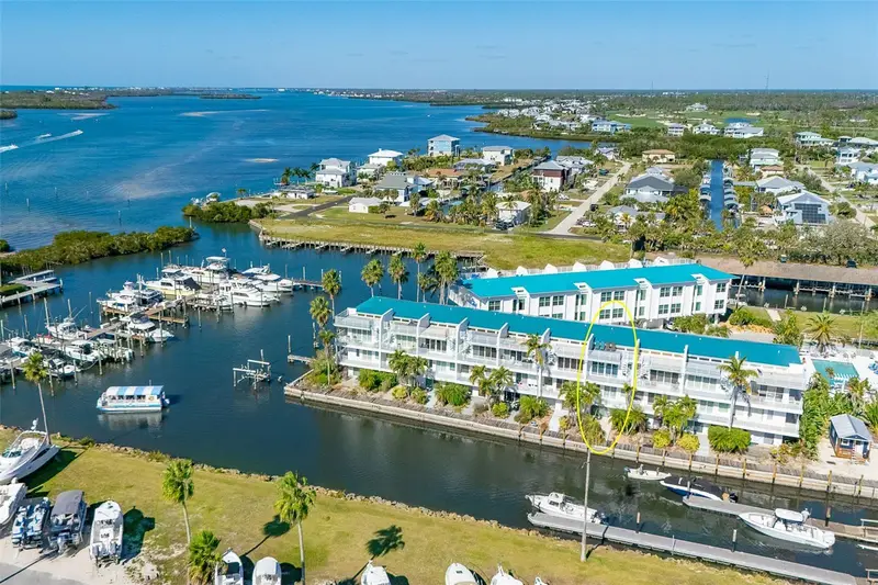 8226 Harborside Cir, FL