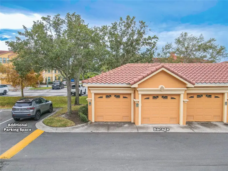 2738 Via Tivoli #220b, FL