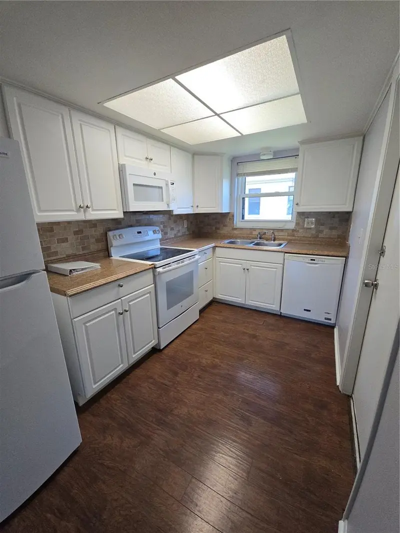 4924 Live Oak Cir #115, FL