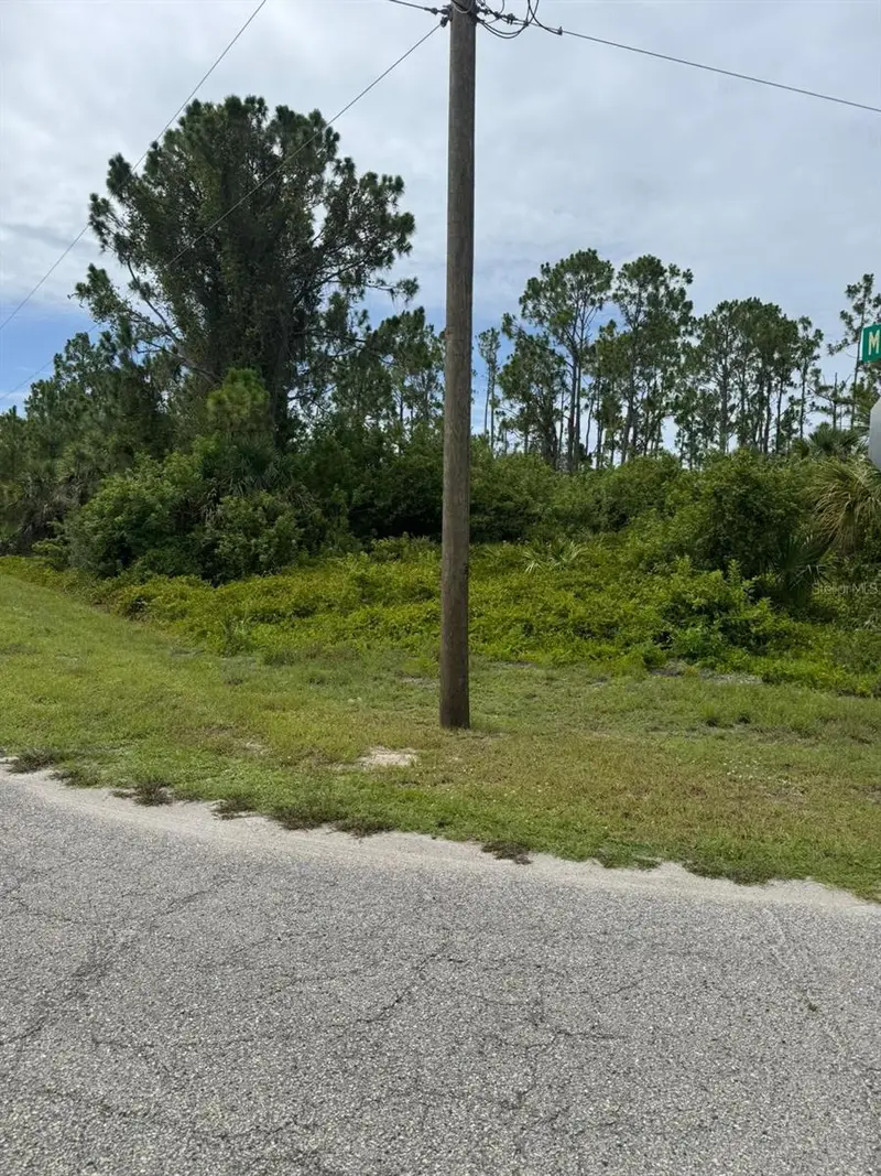 Mattox Cir, FL