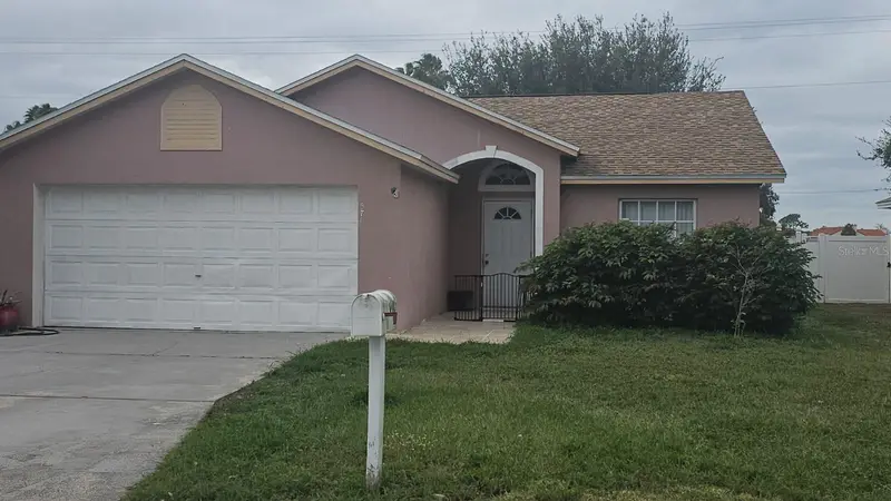 871 Reflections Loop E, FL