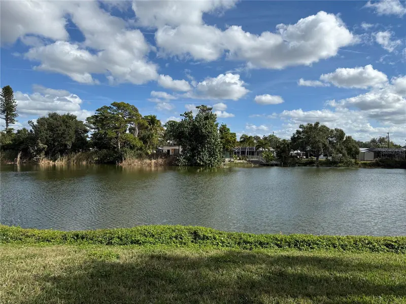 5697 Ashton Lake Dr #6, FL