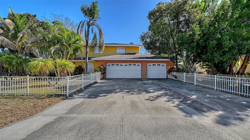 2429 Whippoorwill Cir, FL