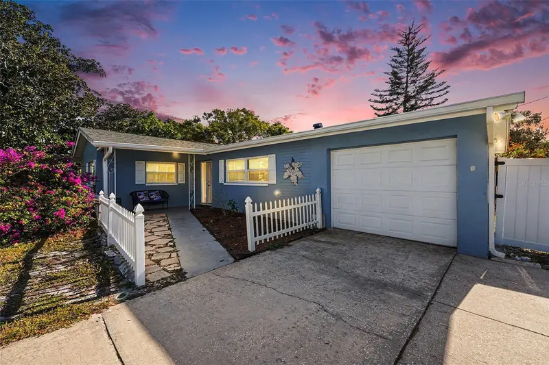 2111 Timber Ln, FL
