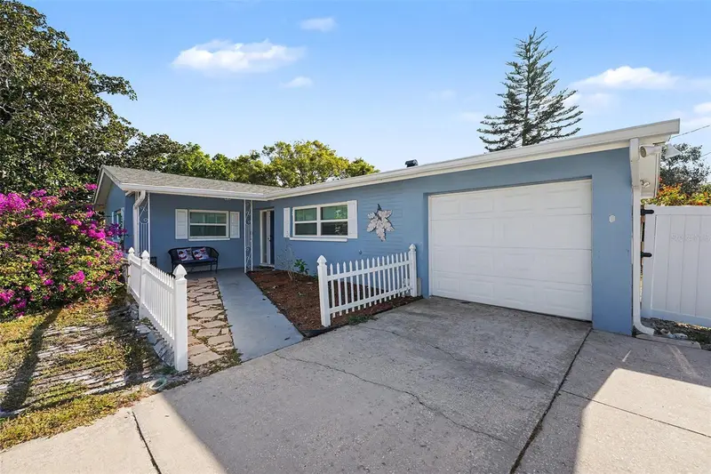 2111 Timber Ln, FL