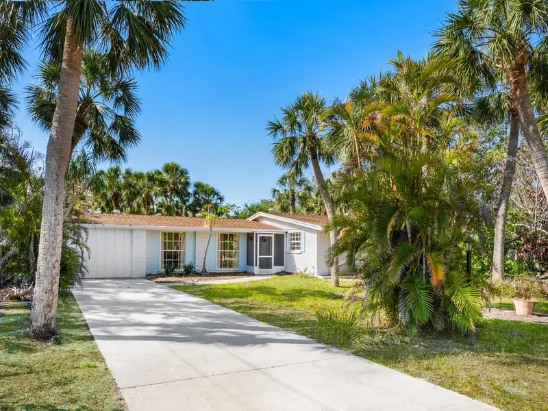 734 Canal Rd, FL
